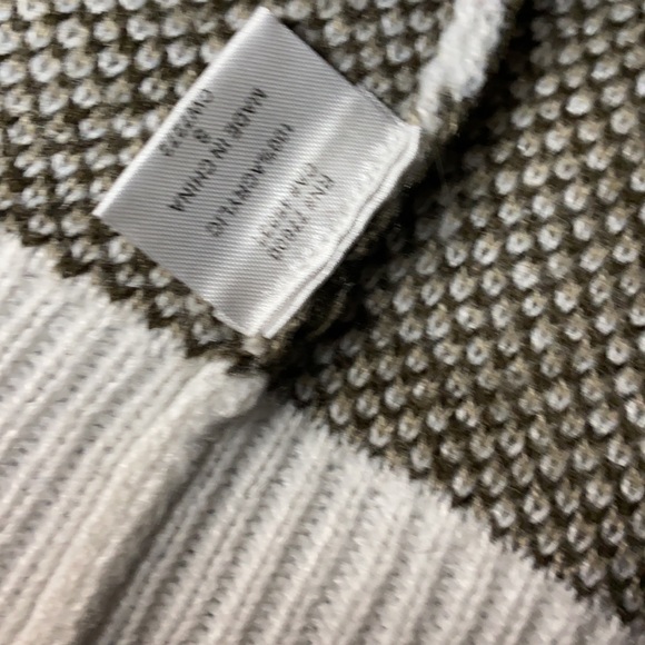 Chaser Ruffled Leopard Sweater ~X•Small~ - Picture 6 of 6